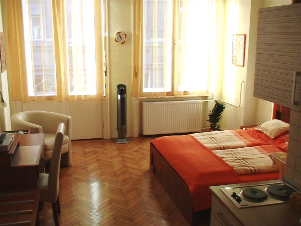 Paprika Apartment Studio Budapeste Exterior foto